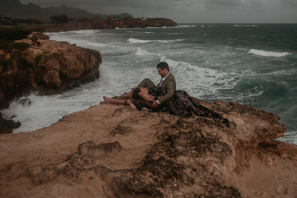 shipwrecks-beach-poipu-kauai-elopement1-11.jpg