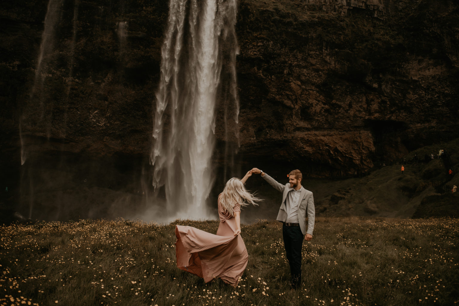 How to plan an elopement in Iceland - ruzincunningham.com