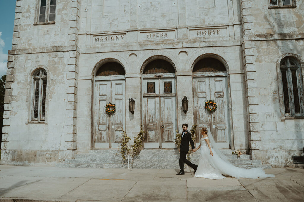 Bride and groom New Orleans wedding pictures at Marigny Opera House