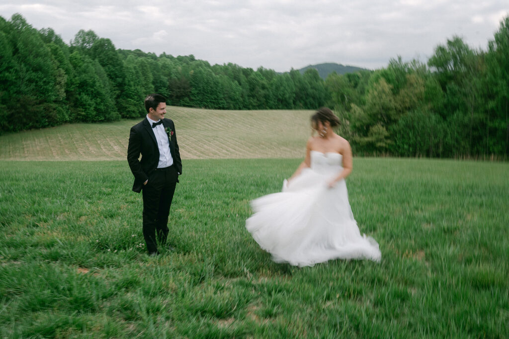 groom looking at the bride 