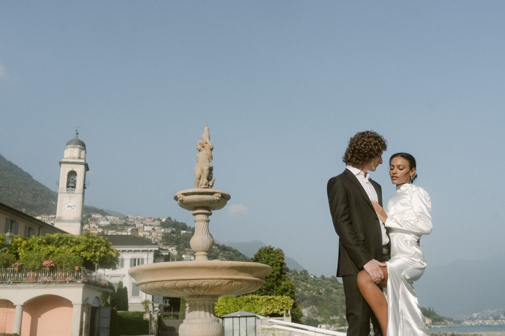 couple having fun at their photoshoot in lake como