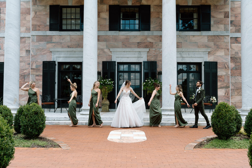 picture of the bride and her friends