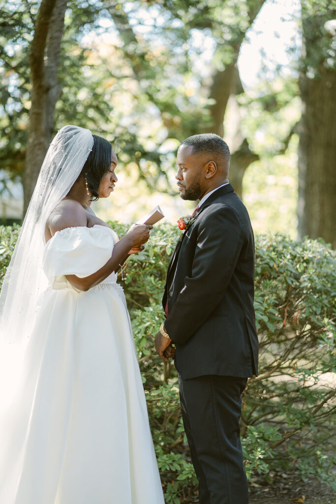 bride reading her vows