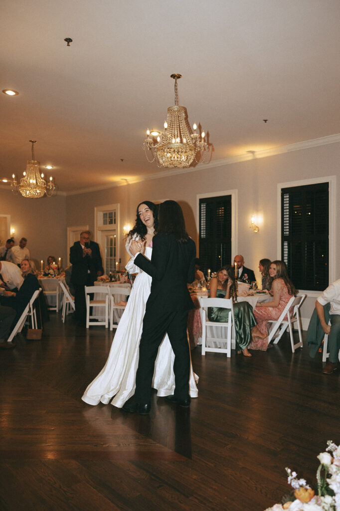 newly married couple first dance 