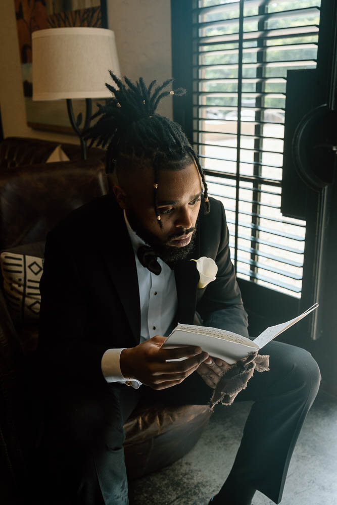 groom before heading to his ceremony 