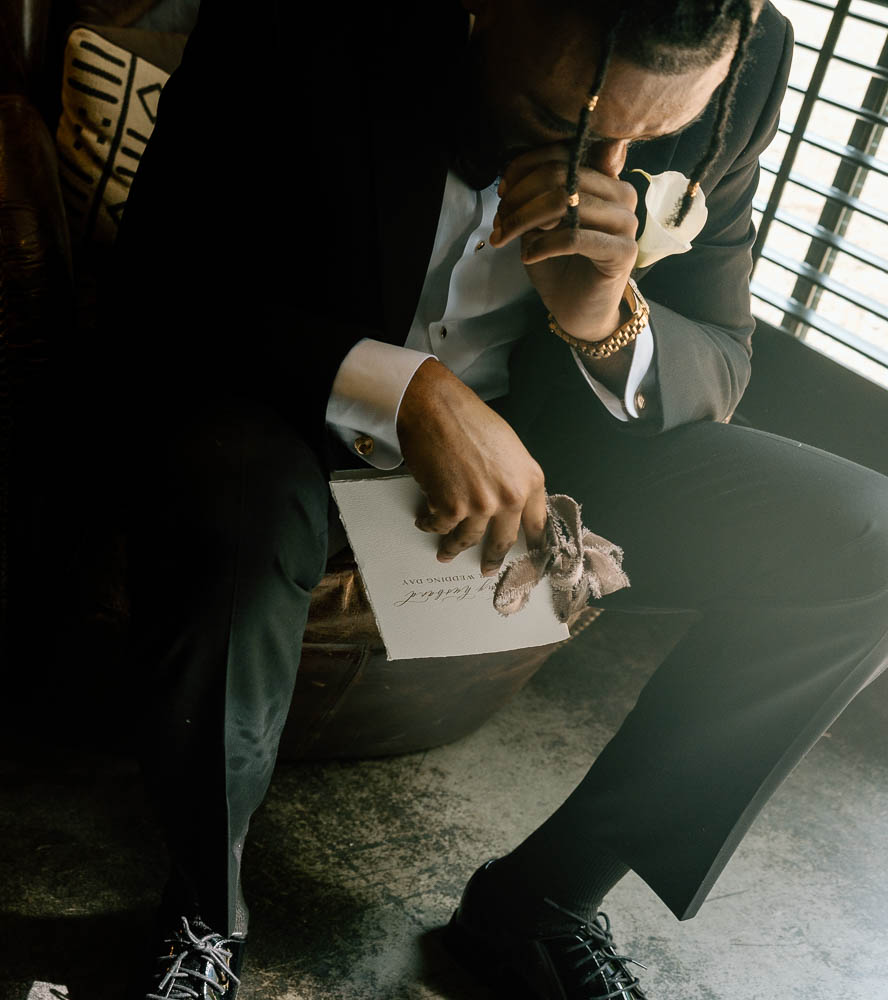 portrait of the groom before heading to the ceremony 