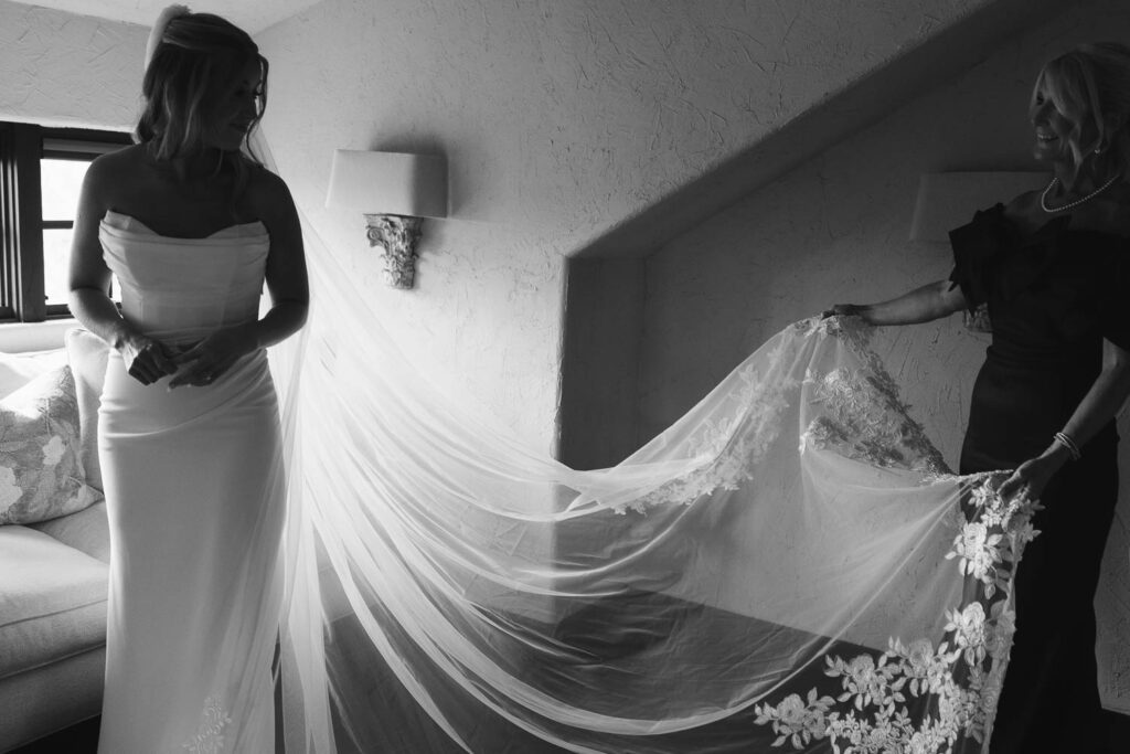 stunning b&w picture of the bride at her dream wedding day 