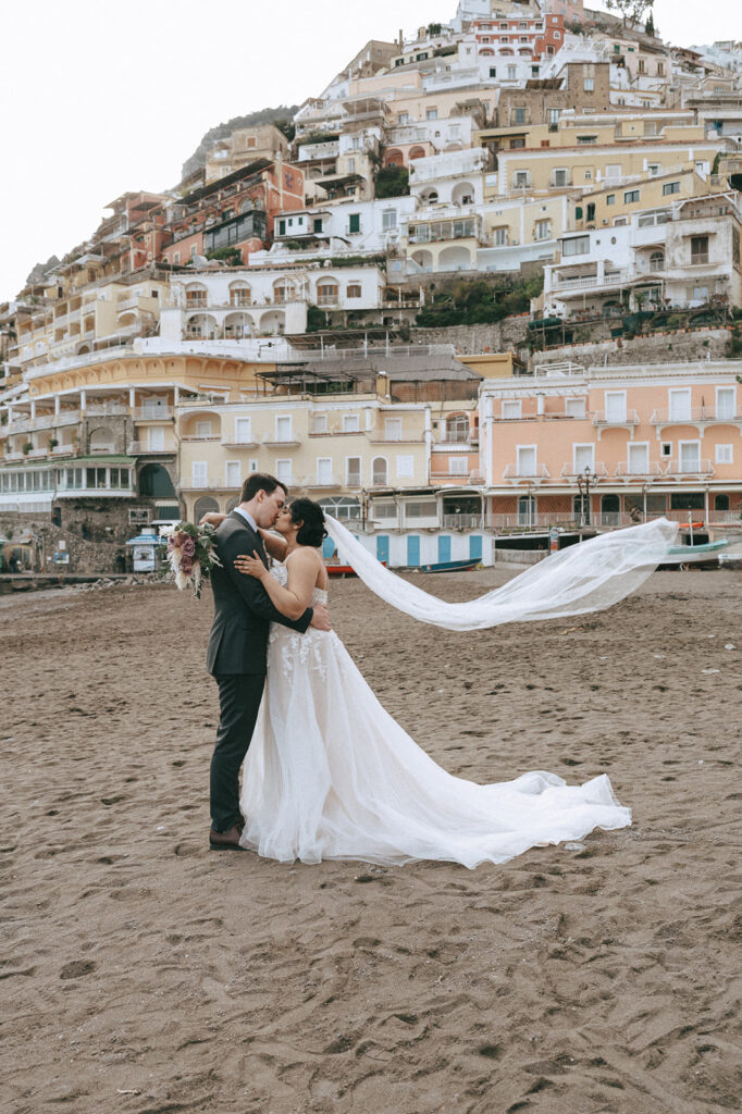 bride and groom kissing during their bridal session in italy