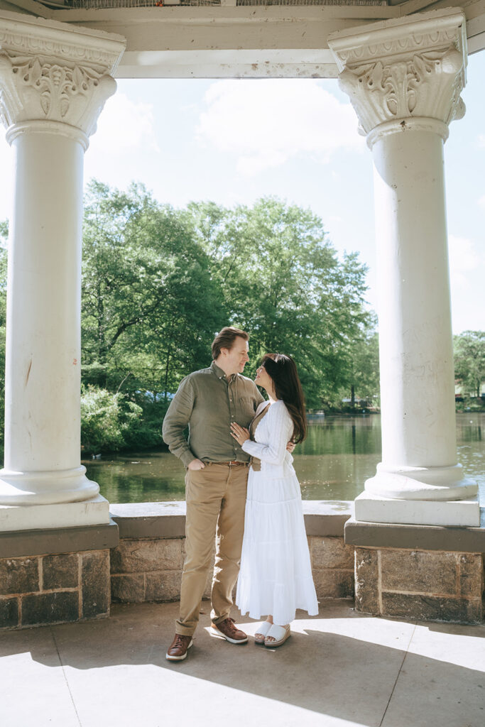 couple hugging looking at each other during their photoshoot