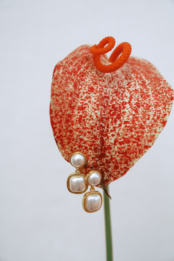 stunning earring the bride used on her wedding day