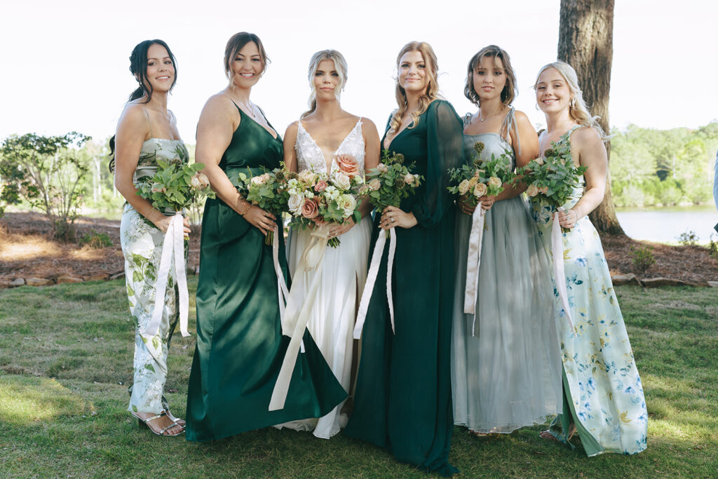 Smooth & Fun Wedding Party Photos: Tips for Stress-Free Group Shots