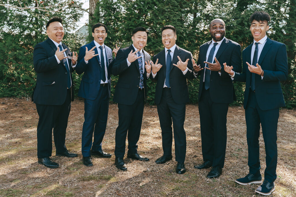 Fun picture of the groom and the groomsmen