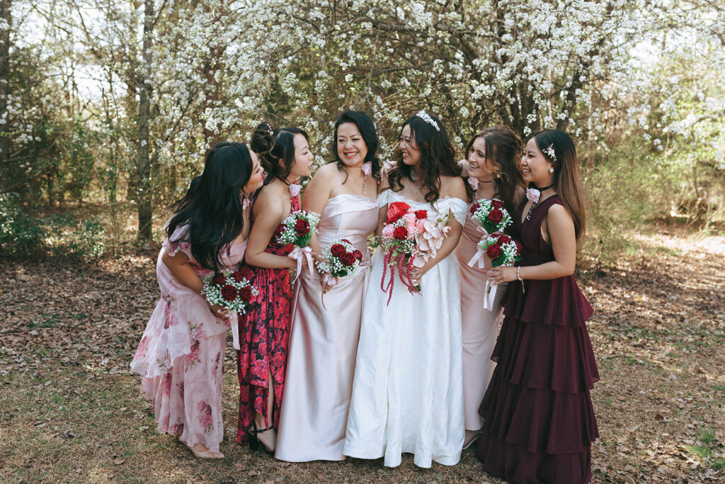 Smooth & Fun Wedding Party Photos: Tips for Stress-Free Group Shots
