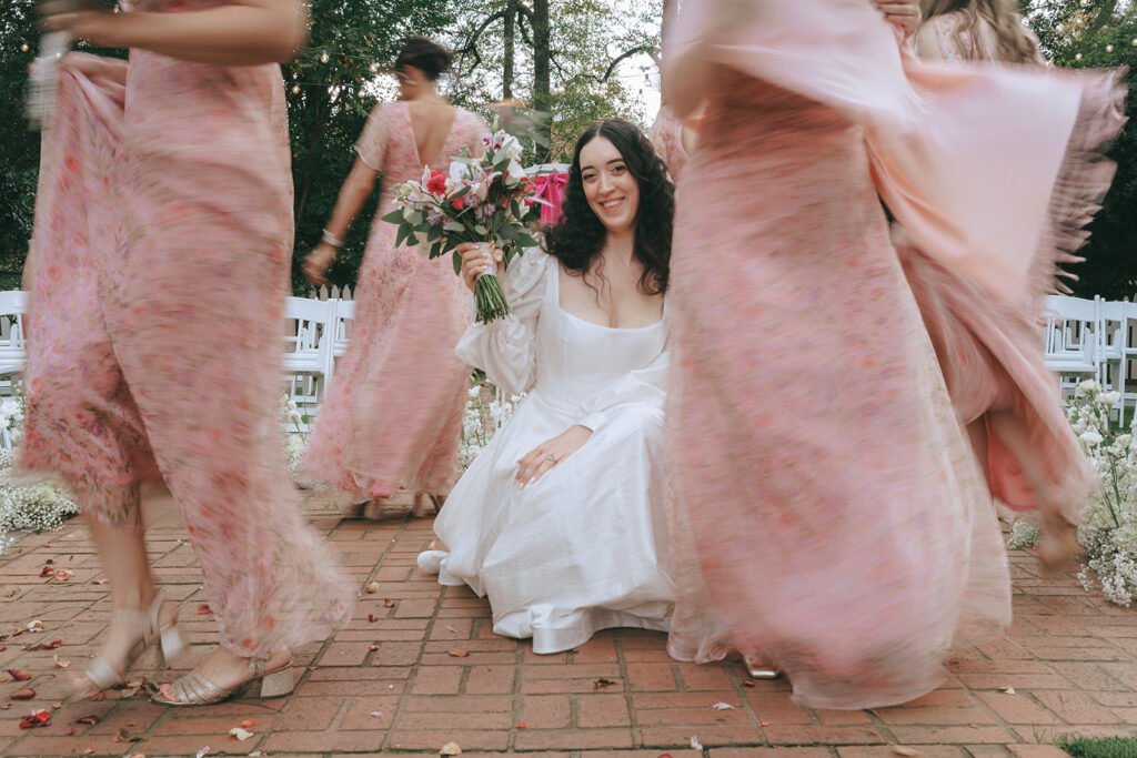Smooth & Fun Wedding Party Photos: Tips for Stress-Free Group Shots