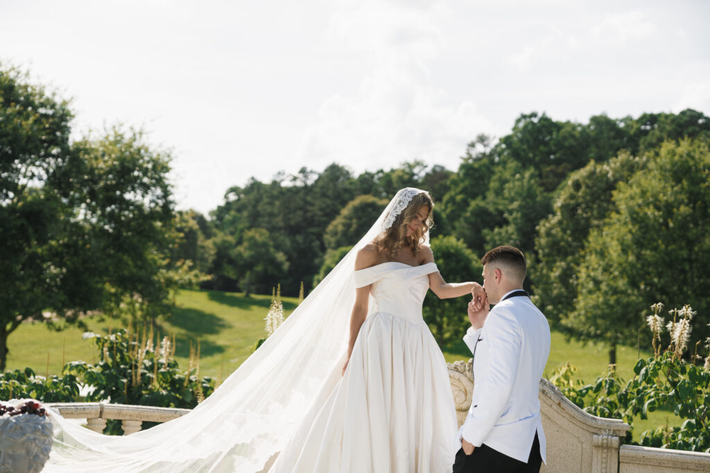 How to Plan an Italian-Themed Celebration: A 2400 on the River Wedding Guide