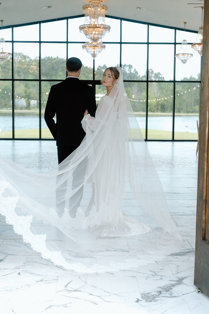 stunning bridal portraits at chateau 1800