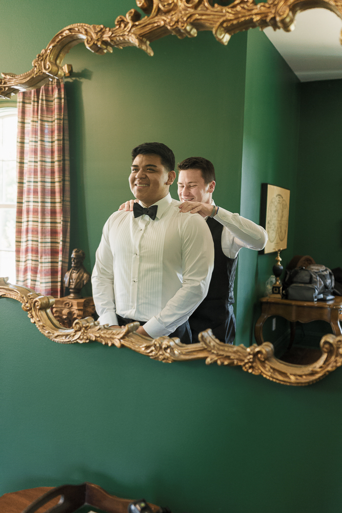 groom getting ready for his wedding ceremony