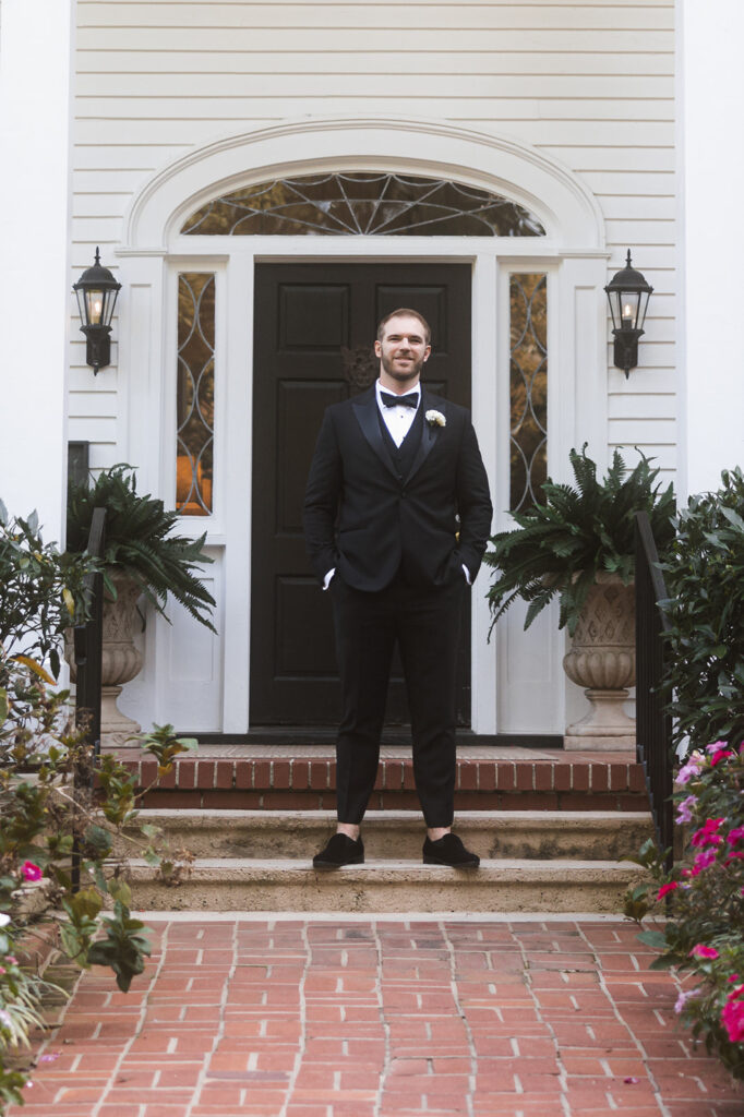 portrait of the groom before heading to the wedding ceremony