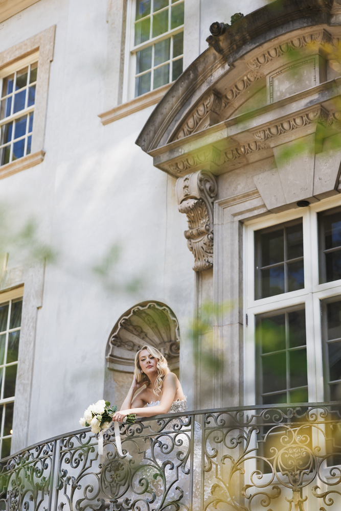cute picture of the bride before the ceremony