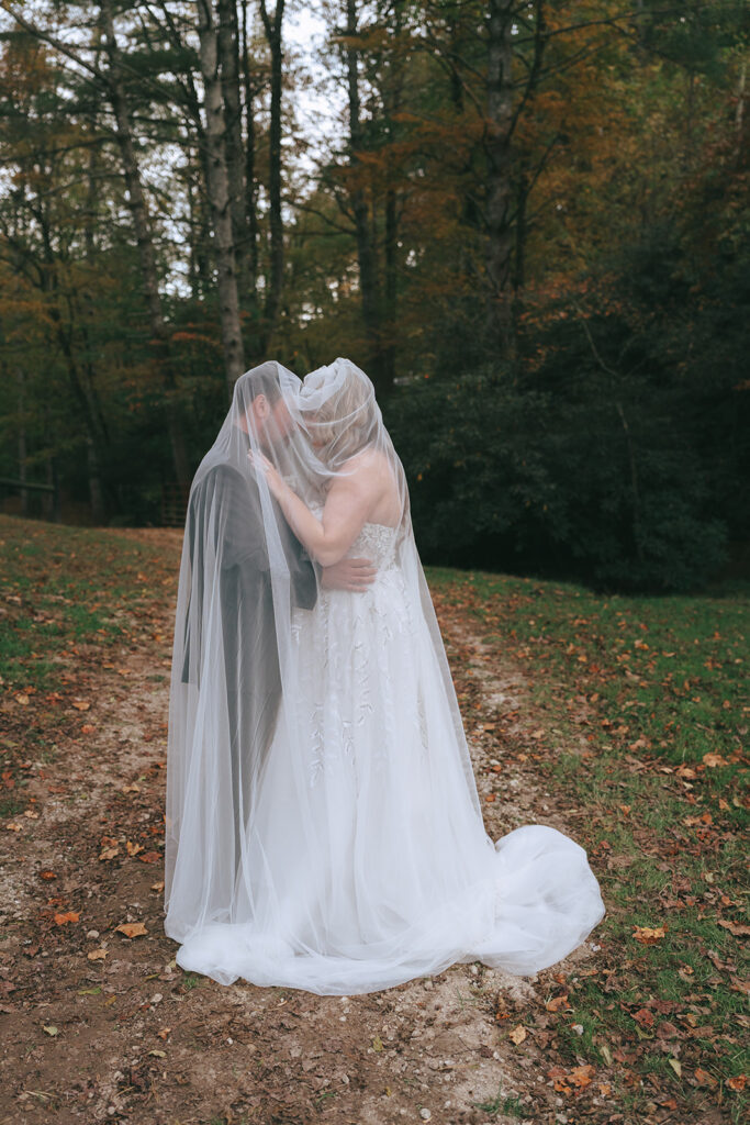 Tori & Steve’s Beautiful Satolah Creek Farm Wedding in the Georgia Mountains