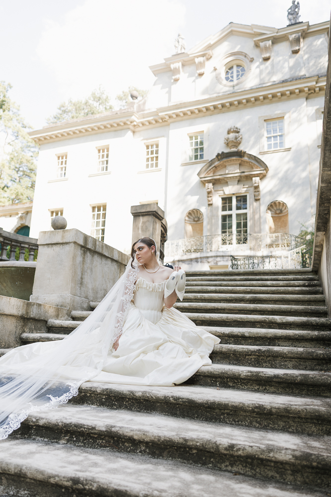 beautiful picture of the bride at her dream wedding day