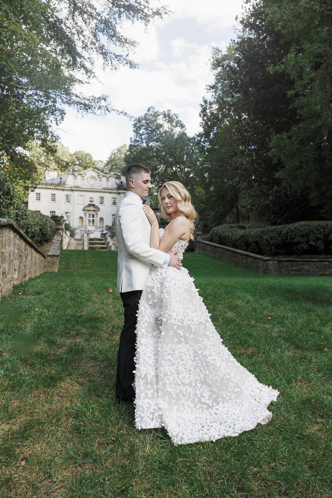 cute picture of the bride and groom at their dream wedding day