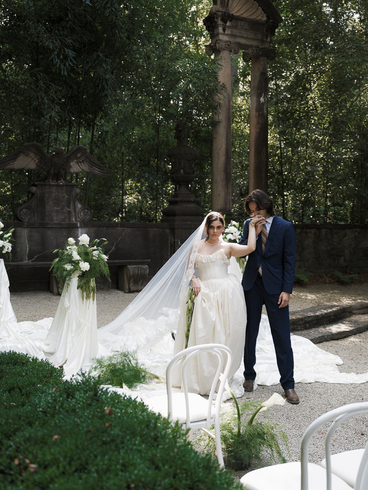 Wedding Inspiration for 2026: Pantone’s Cloud Dancer Color Trend