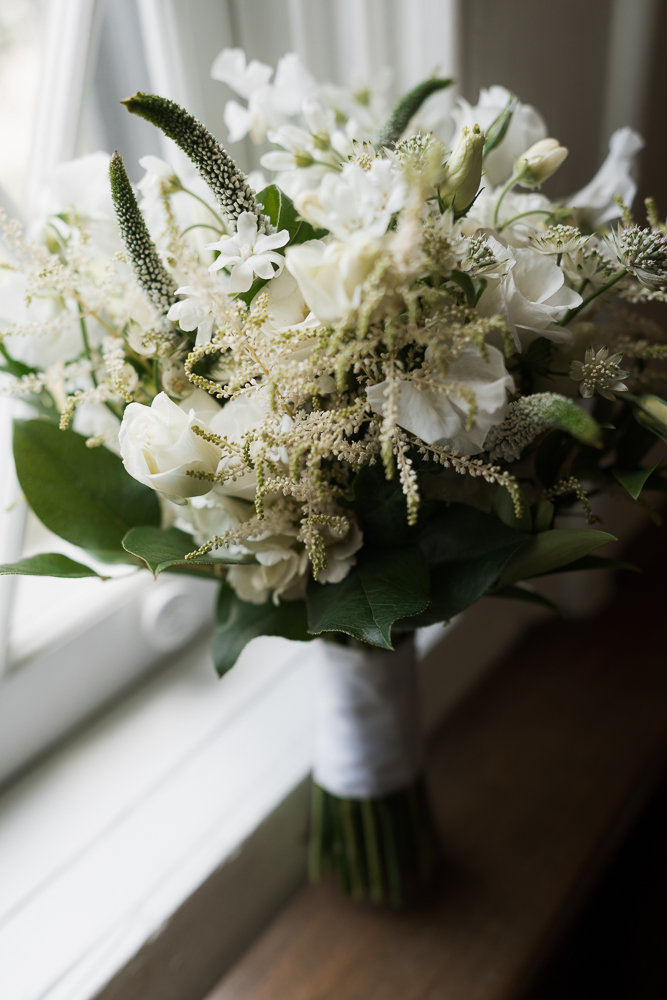 stunning picture of the wedding bouquet