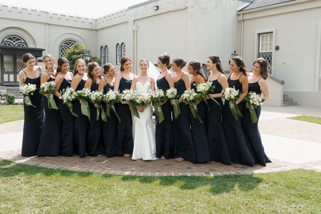 cute picture of the bride and her friends