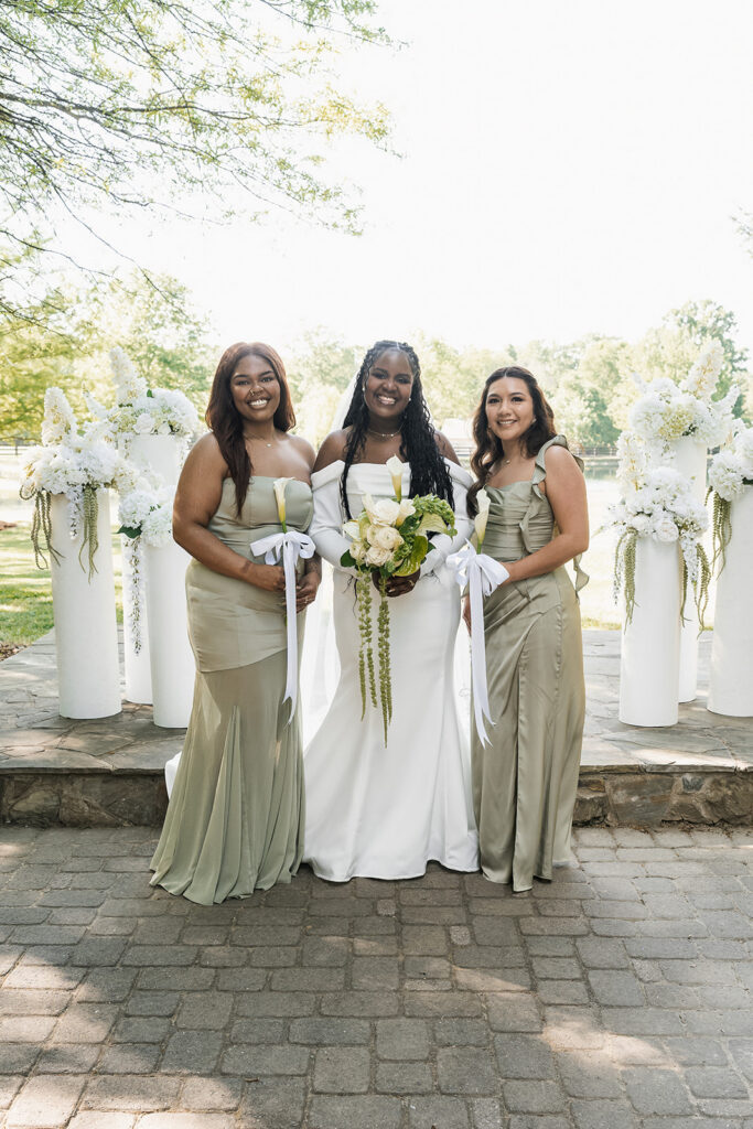 cute picture of the bride and her friends